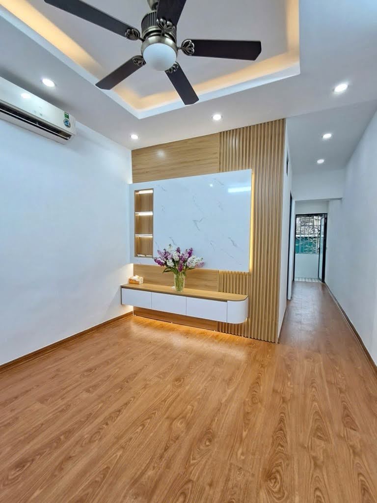 BÁN NHÀ TẬP THỂ 50M2, THÁI THỊNH, ĐỐNG ĐA, HÀ NỘI - GIÁ CỰC RẺ, SỔ ĐỎ CHÍNH CHỦ - Ảnh 4